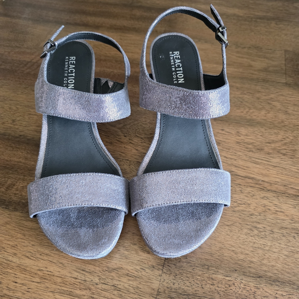 Kenneth Cole Reaction Silver Heels‎